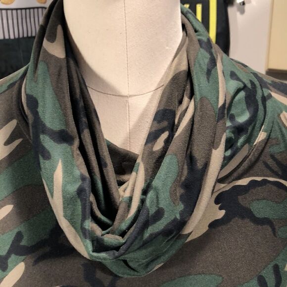 Camo Loungewear Hi Lo Poncho with Cowl Neck Comfort. Relax and disappear 🫥 - Picture 4 of 17